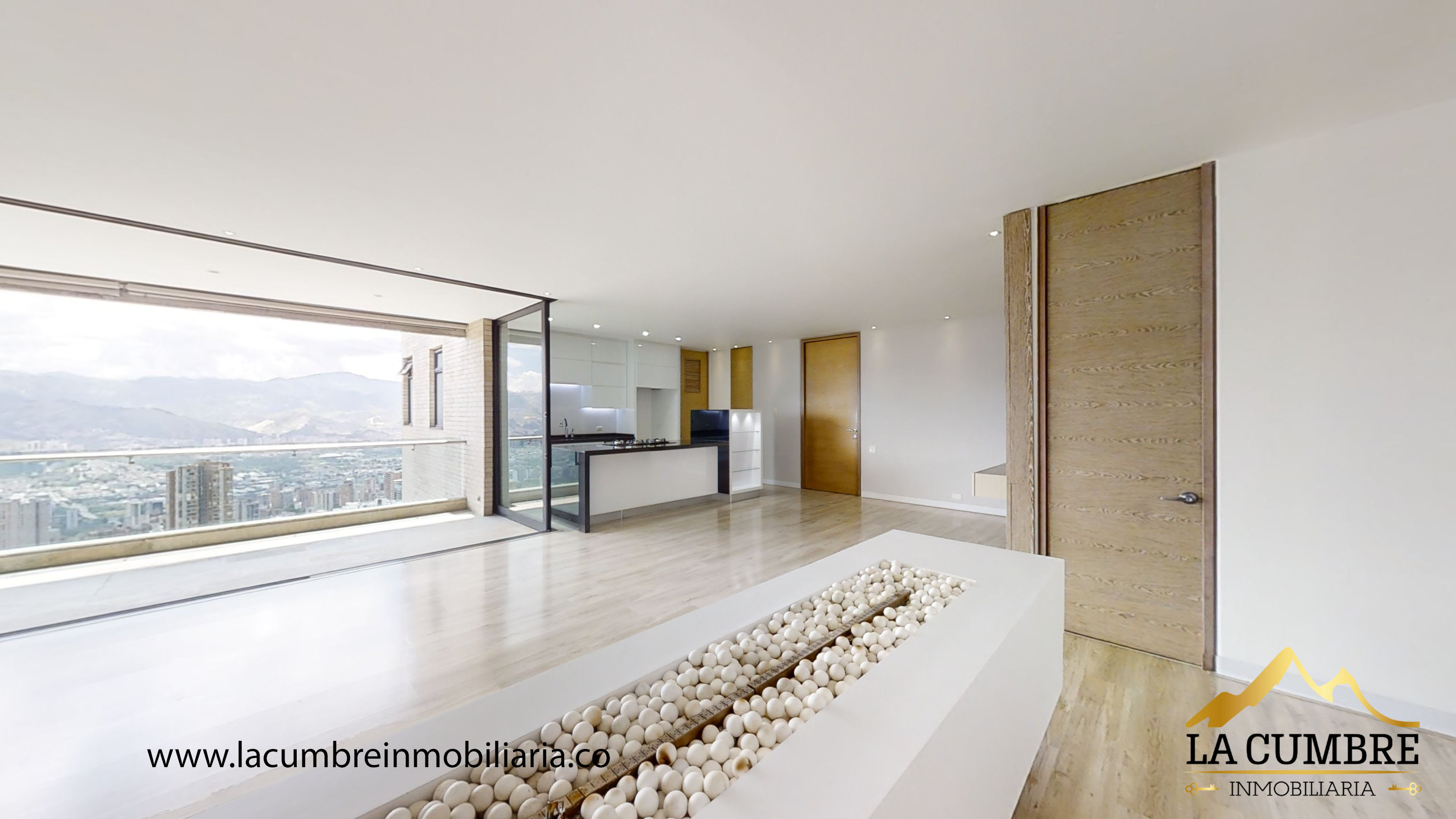 Apartamento de 3 alcobas en arriendo en Los Balsos, Medellín, 180 m² · foto 4 de 14