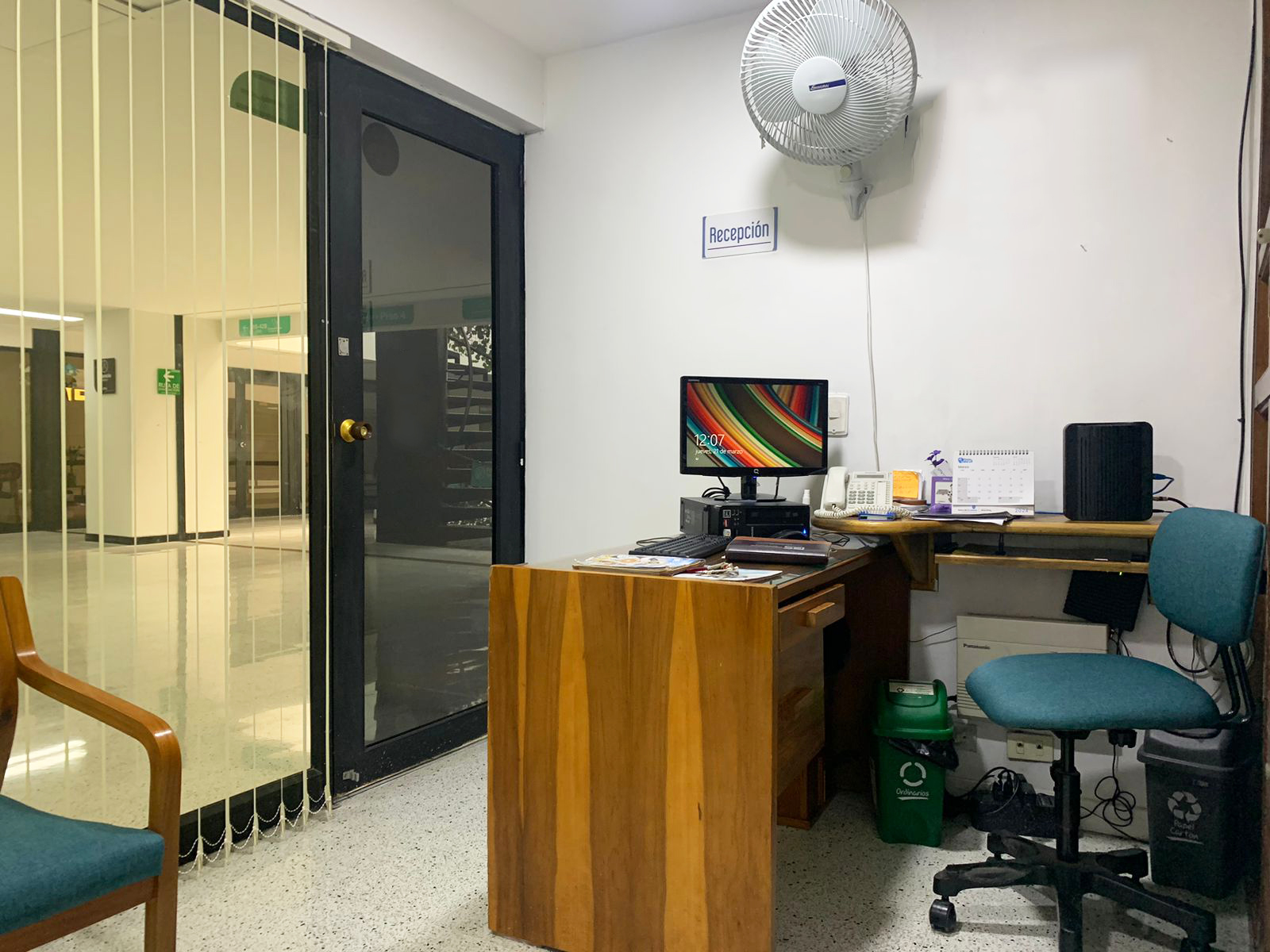 Consultorio en arriendo en Patio Bonito, Medellín, 33 m² · foto 2 de 7