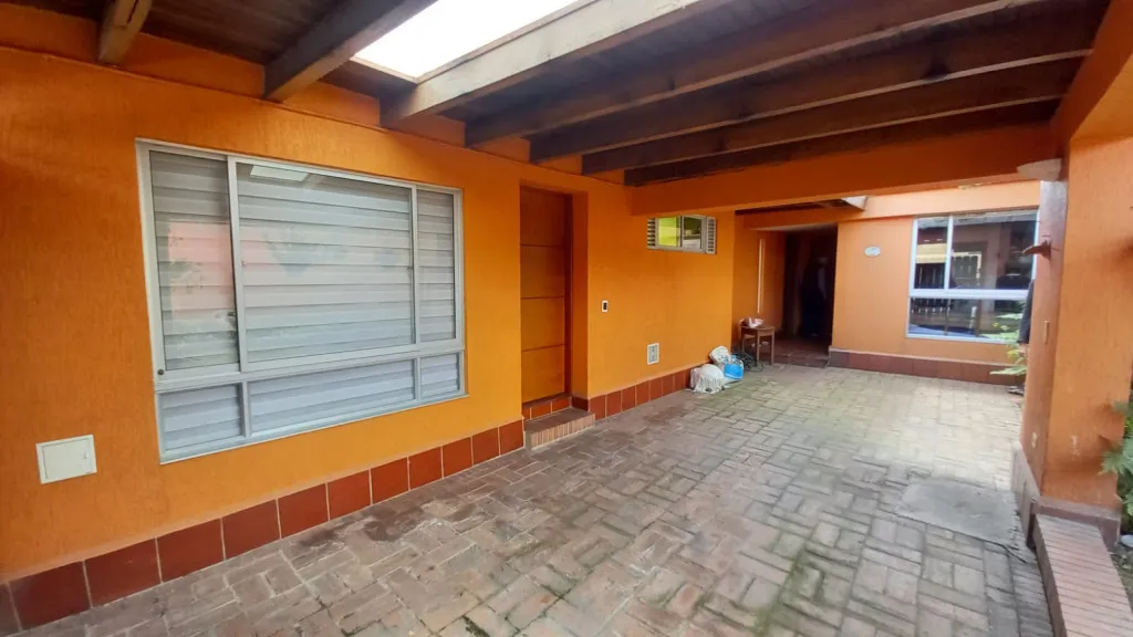 Casa en venta en Pontevedra, Bogotá · foto 2 de 20