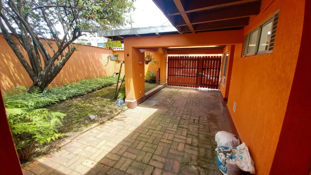 Casa en venta en Pontevedra, Bogotá · foto 3 de 20