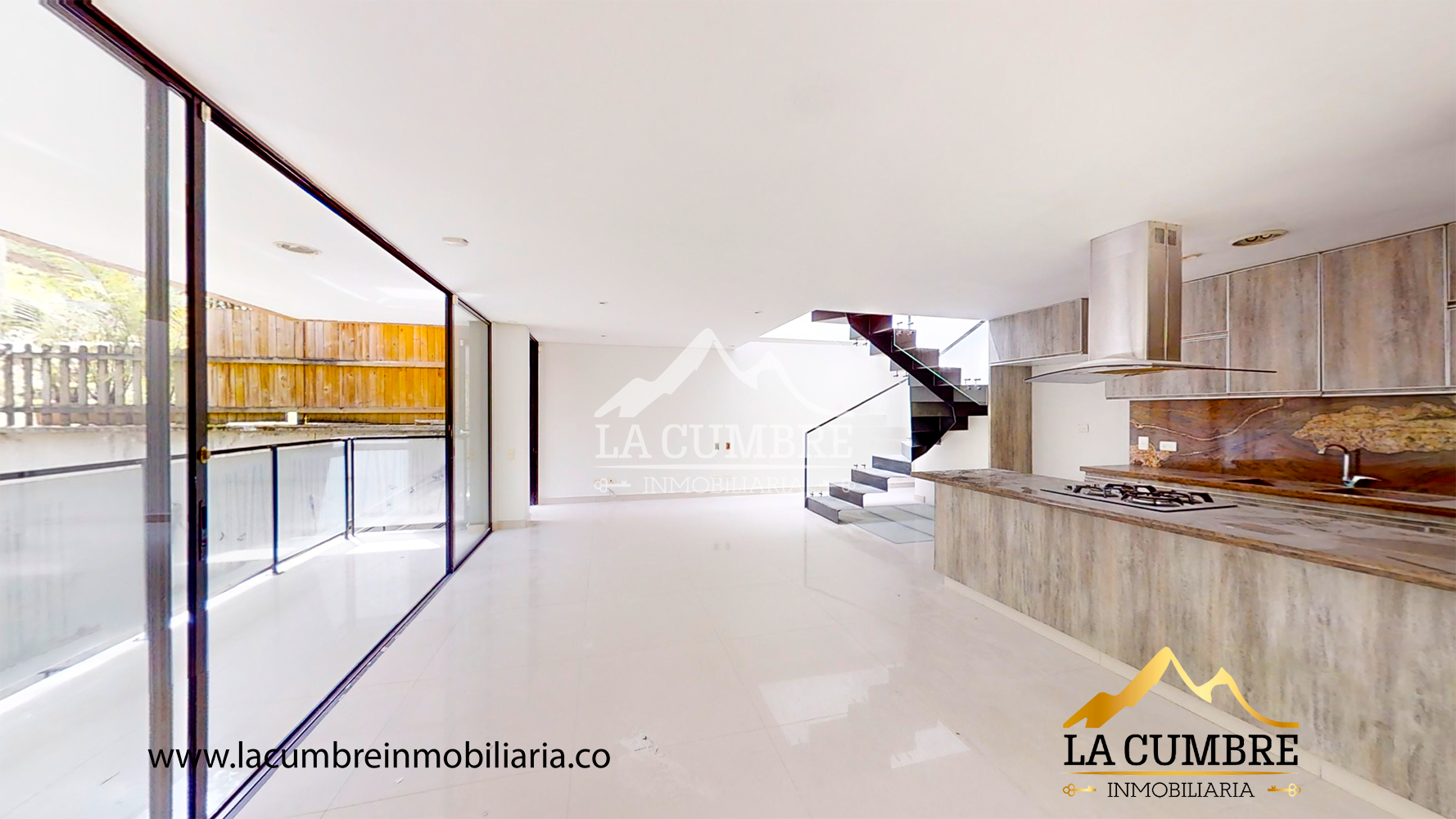 Casa de 4 alcobas en venta en Loma El Atravesado, Envigado, 340 m² · foto 3 de 14