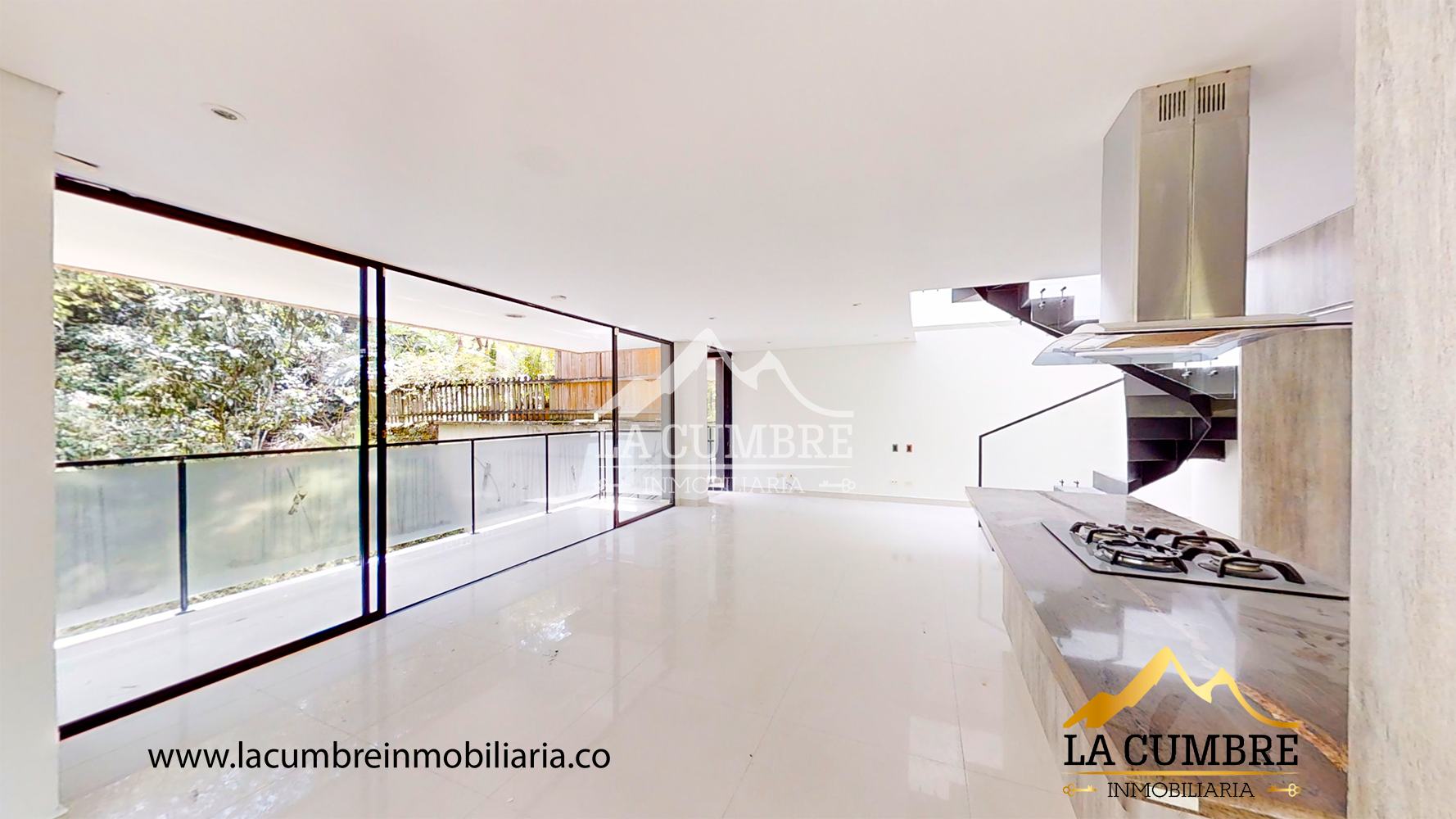 Casa de 4 alcobas en venta en Loma El Atravesado, Envigado, 340 m² · foto 4 de 14