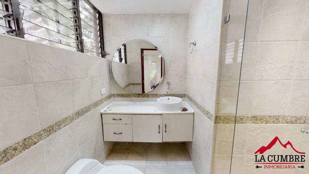 Apartamento de 3 alcobas en arriendo en Los Balsos, Medellín, 250 m² · foto 7 de 9