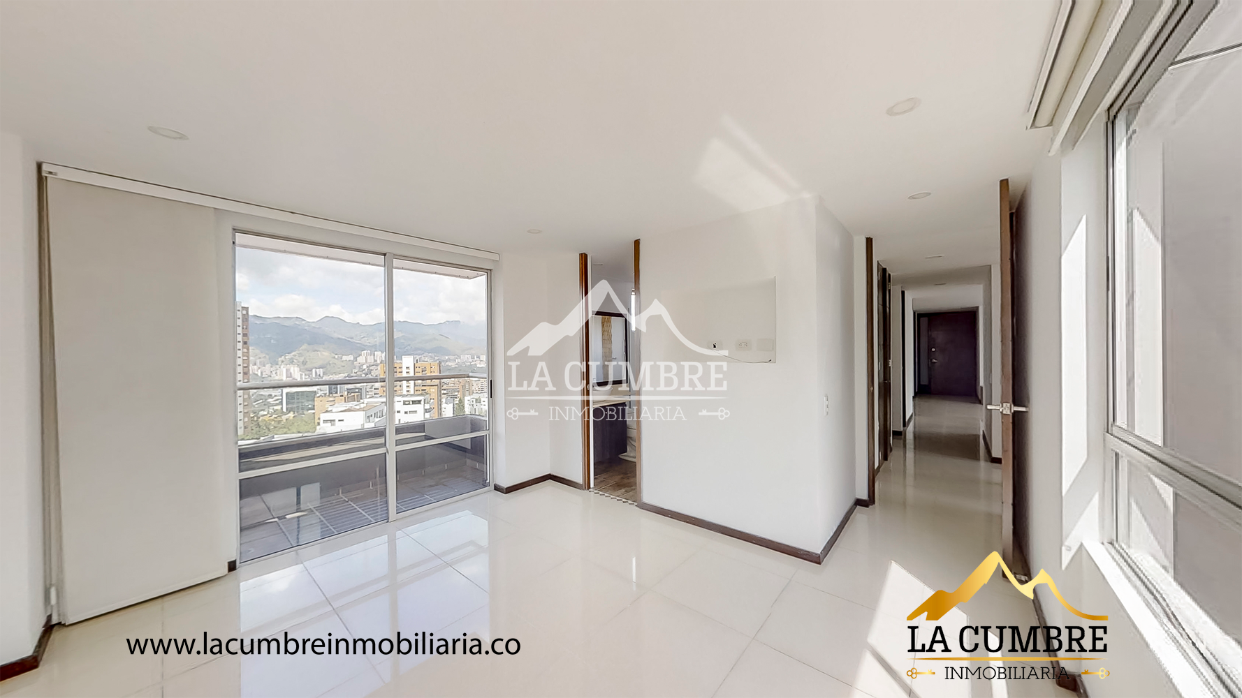 Apartamento de 3 alcobas en arriendo en Los Balsos, Medellín, 130 m² · foto 2 de 14