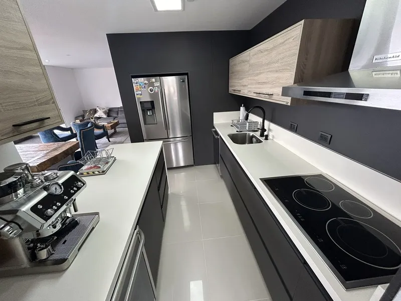 Apartamento de 3 alcobas en venta en La Inmaculada, Envigado, 140 m² · foto 5 de 24
