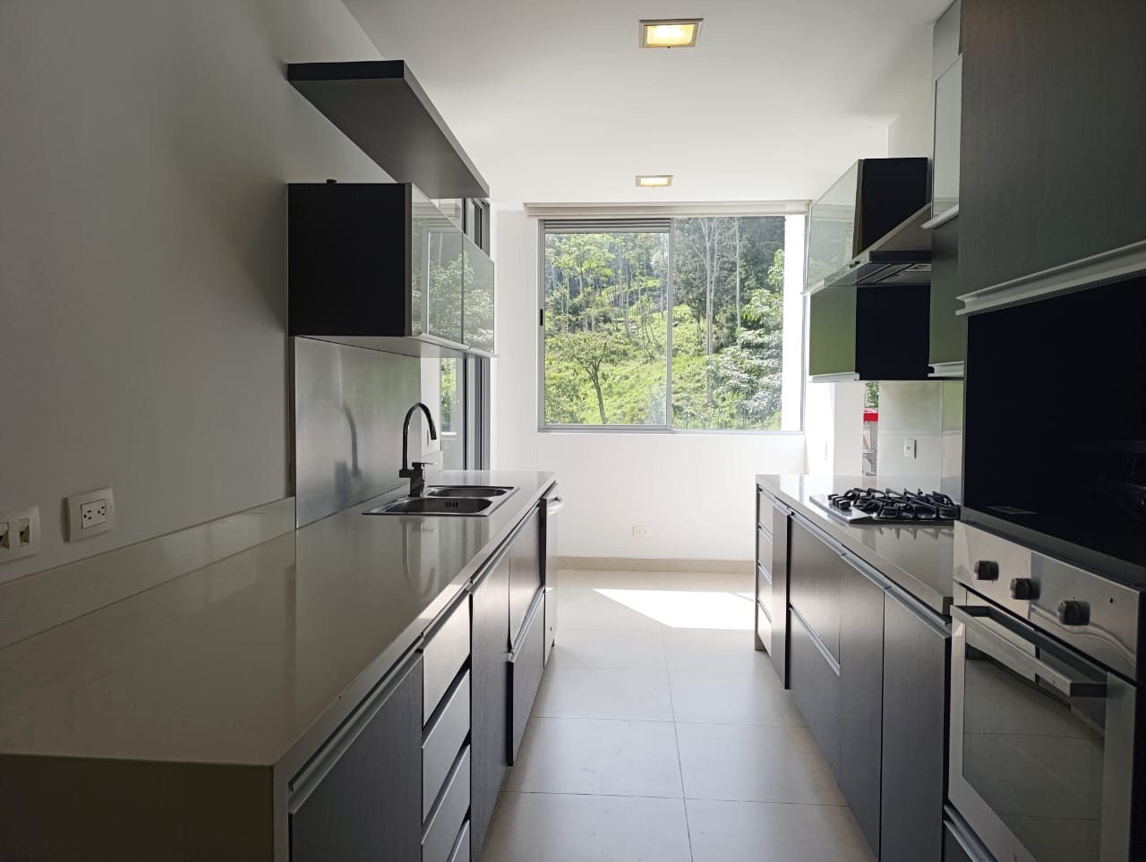 Apartamento en arriendo en Los Balsos, Medellín · foto 6 de 19