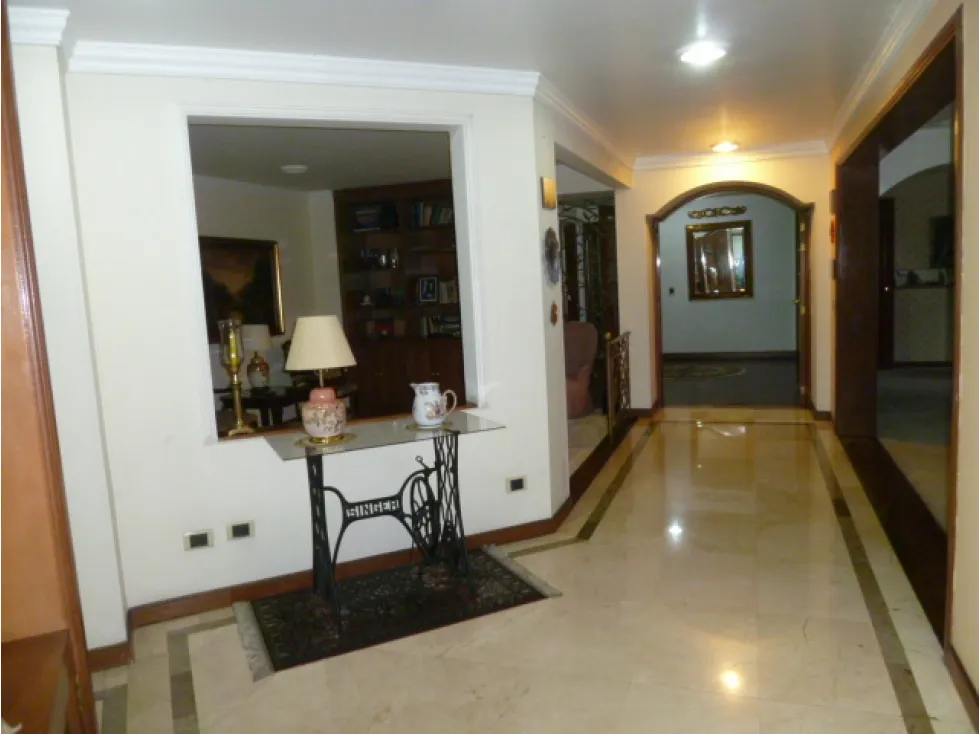 Apartamento de 3 alcobas en venta en Niza, Bogotá, 223 m² · foto 13 de 20