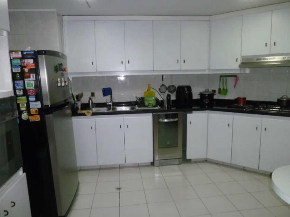 Apartamento de 3 alcobas en venta en Niza, Bogotá, 223 m² · foto 17 de 20