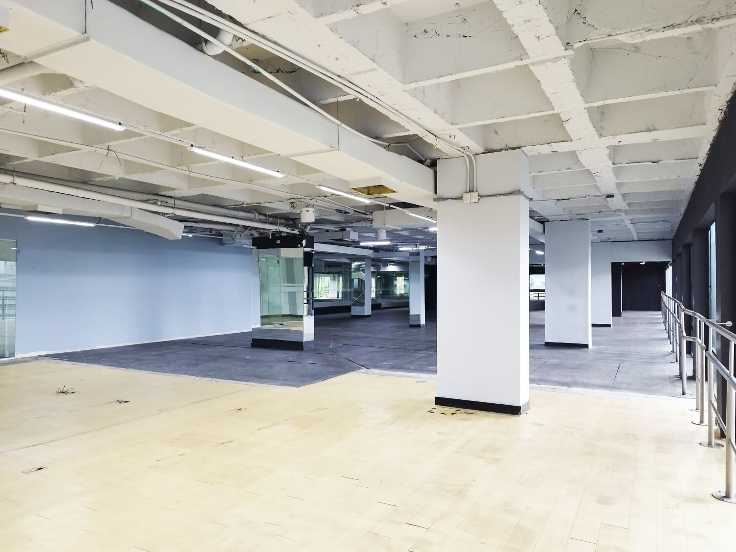 Oficina en arriendo en El Poblado, Medellín, 2000 m² · foto 14 de 19