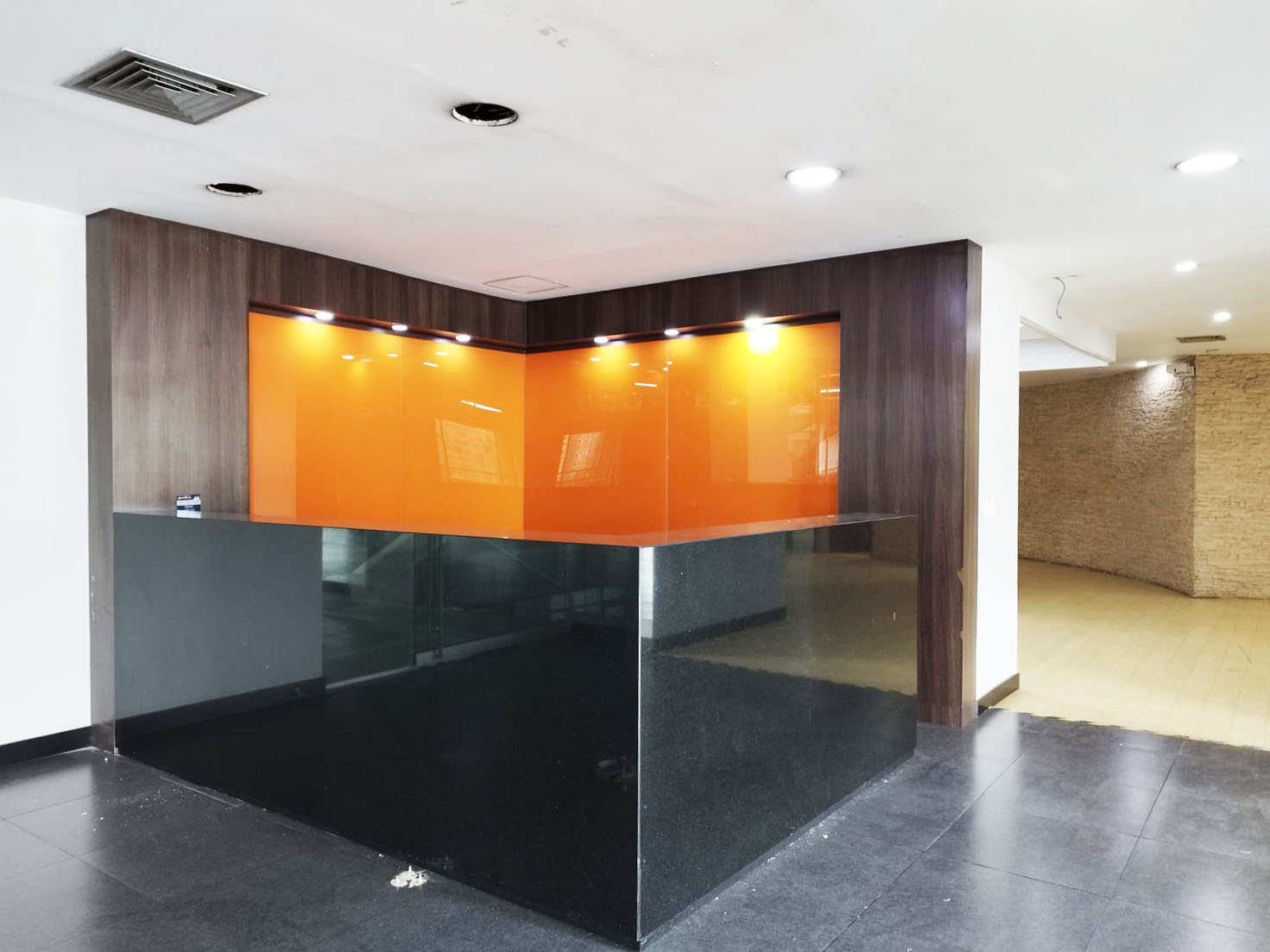 Oficina en arriendo en El Poblado, Medellín, 2000 m² · foto 16 de 19