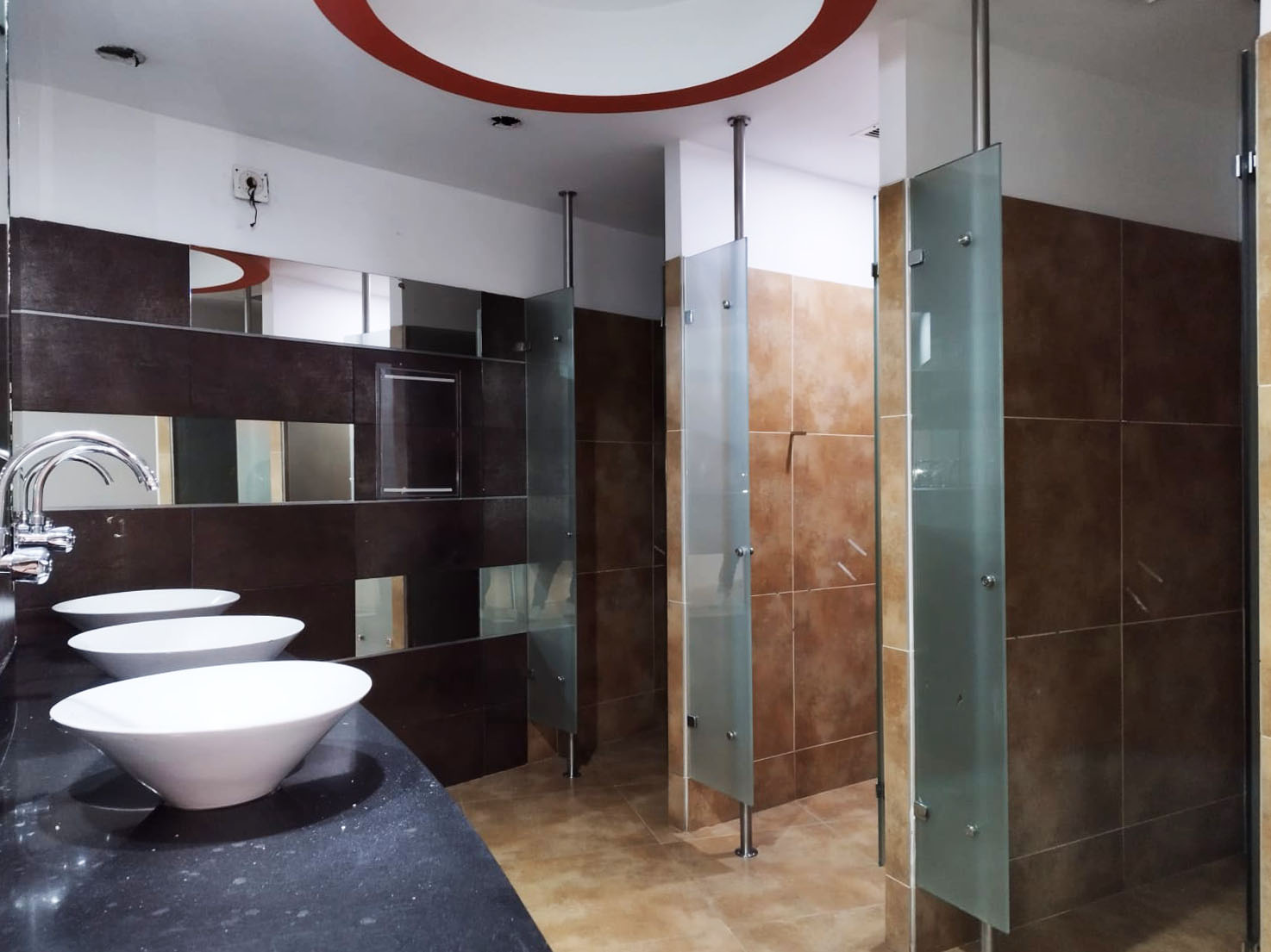 Oficina en arriendo en El Poblado, Medellín, 2000 m² · foto 17 de 19