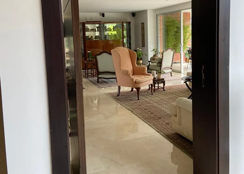 Apartamento de 3 alcobas en venta en El Poblado, Medellín, 262 m² · foto 11 de 16