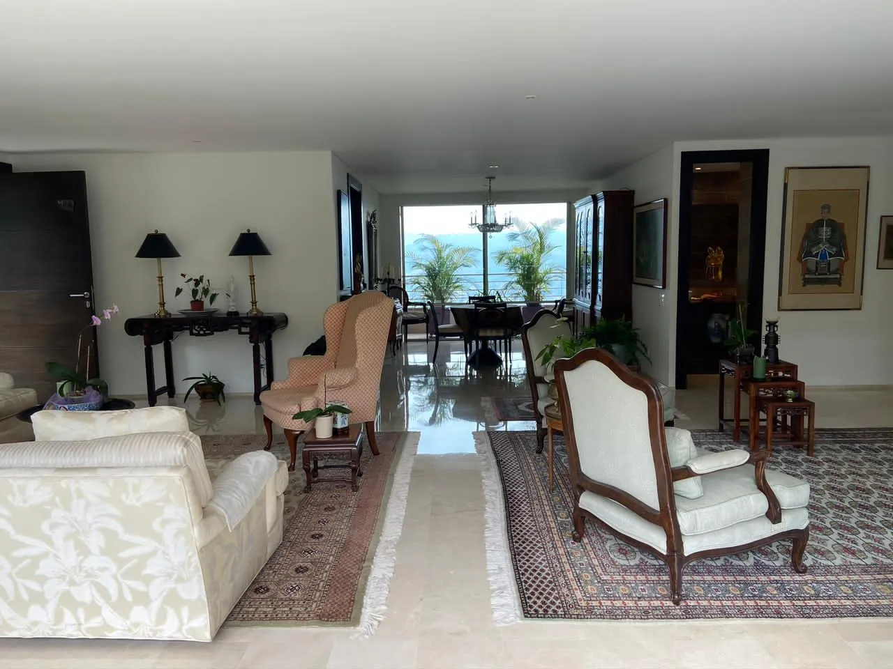 Apartamento de 3 alcobas en venta en El Poblado, Medellín, 262 m² · foto 3 de 16