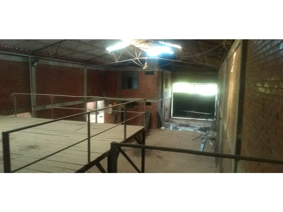 Bodega en arriendo en Juanchito, Candelaria, 1200 m² · foto 11 de 12