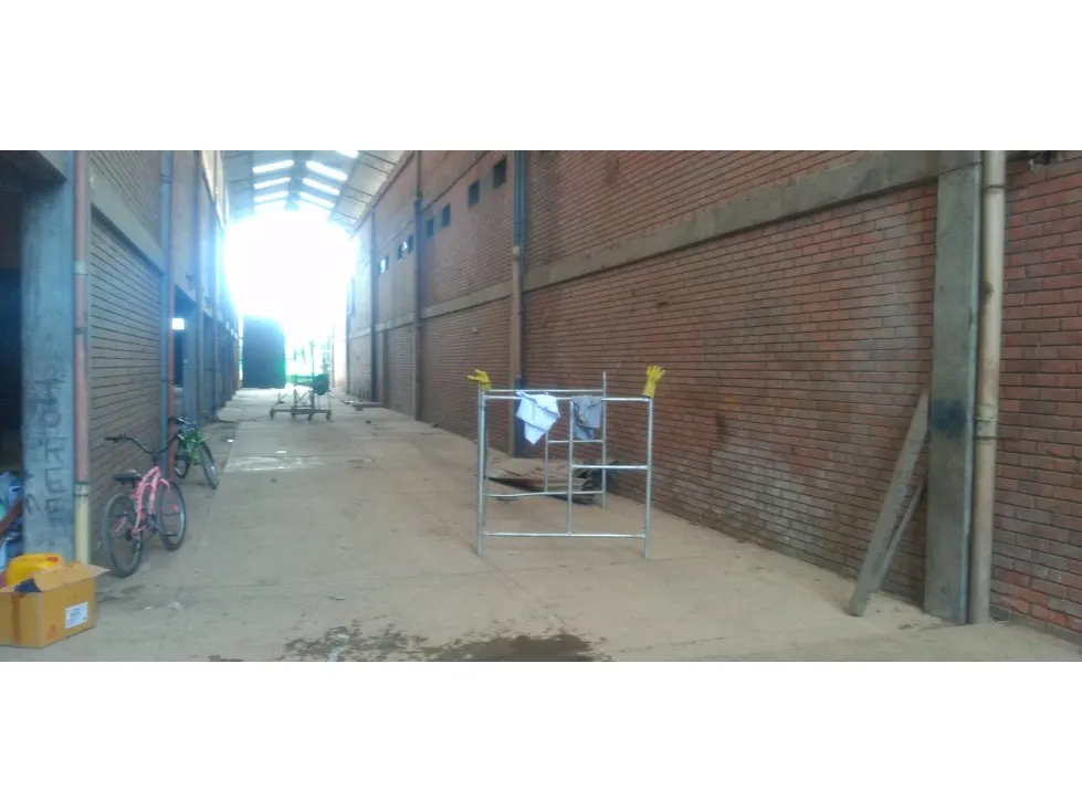 Bodega en arriendo en Juanchito, Candelaria, 1200 m² · foto 3 de 12