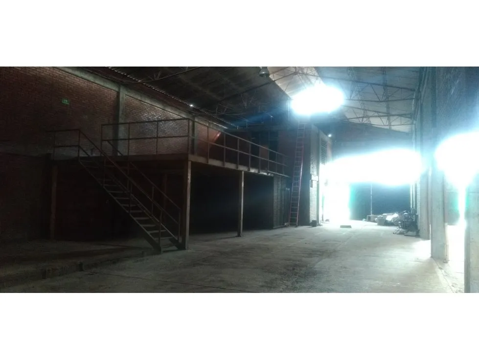 Bodega en arriendo en Juanchito, Candelaria, 1200 m² · foto 4 de 12