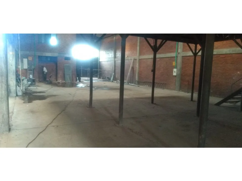 Bodega en arriendo en Juanchito, Candelaria, 1200 m² · foto 7 de 12