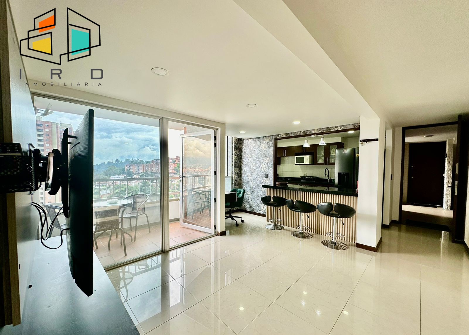 Apartamento de 3 alcobas en arriendo en Vía Las Palmas, Medellín, 90 m² · foto 2 de 24