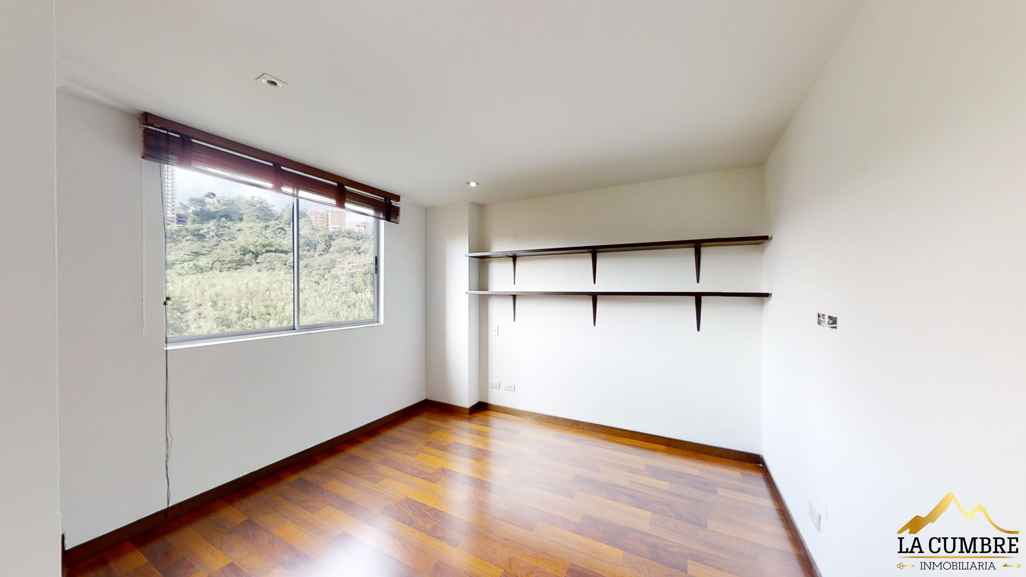 Apartamento en arriendo en Castropol, Medellín · foto 3 de 9