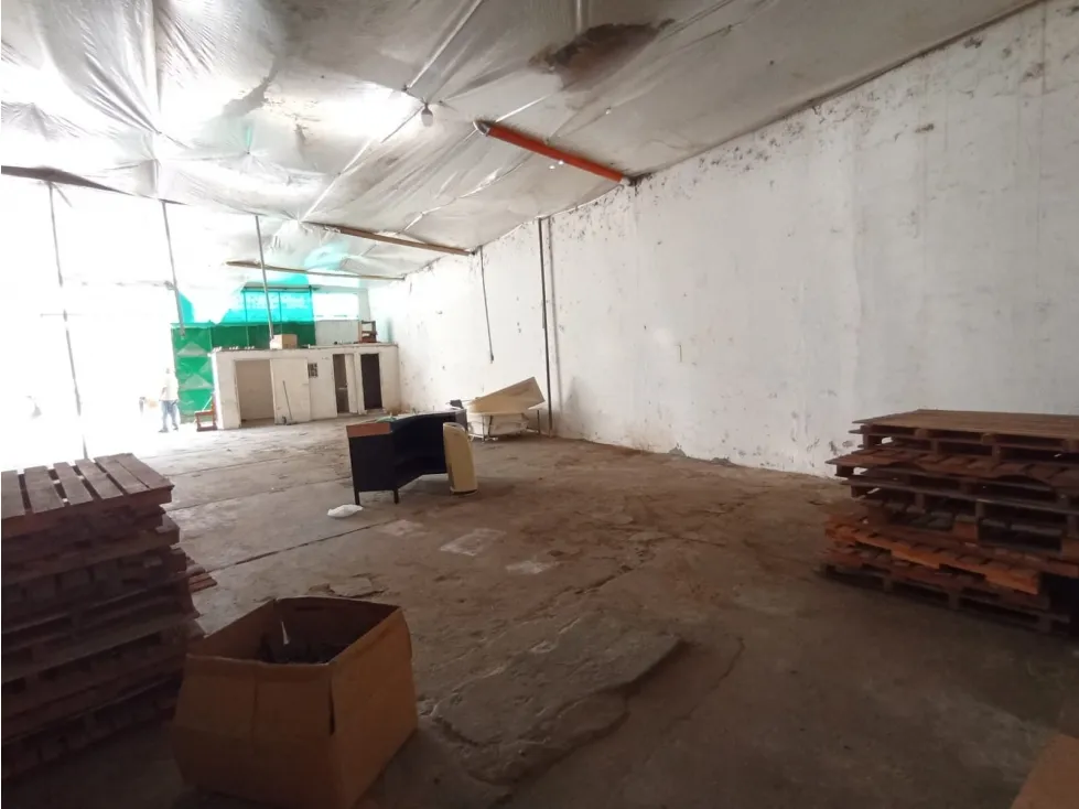 Bodega en venta en Comuneros, Bucaramanga, 200 m² · foto 2 de 9