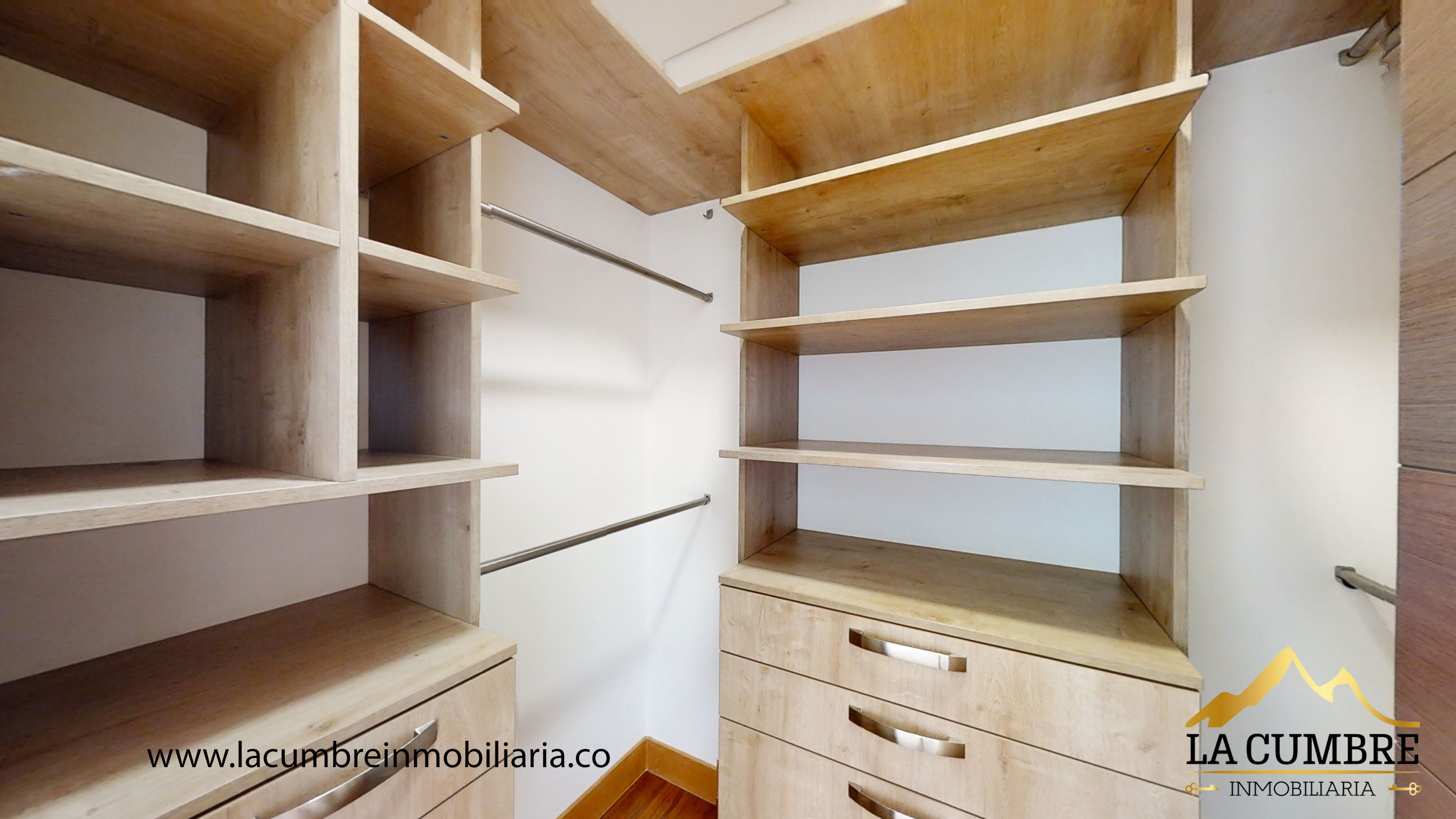 Apartamento de 3 alcobas en venta en Altos Del Poblado, Medellín, 371 m² · foto 14 de 18