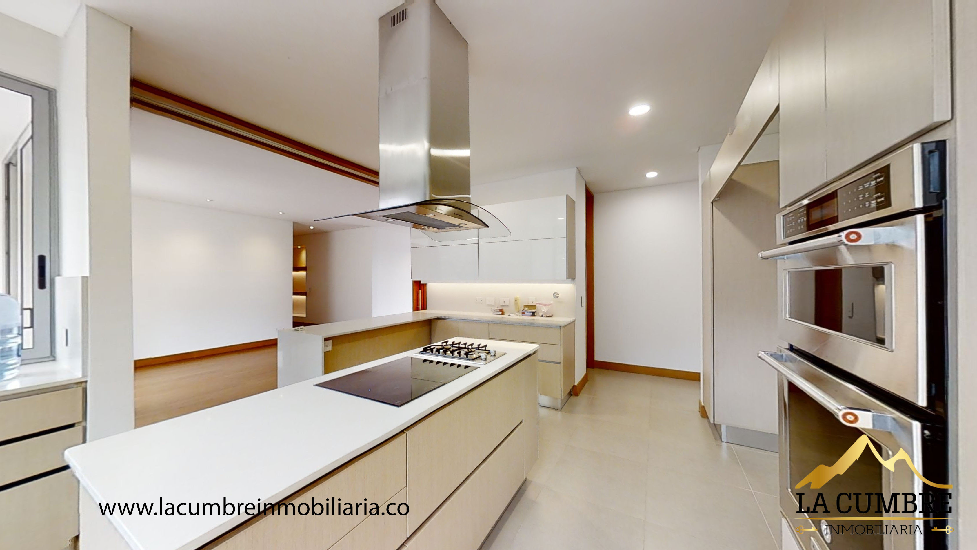 Apartamento de 3 alcobas en venta en Altos Del Poblado, Medellín, 371 m² · foto 7 de 18