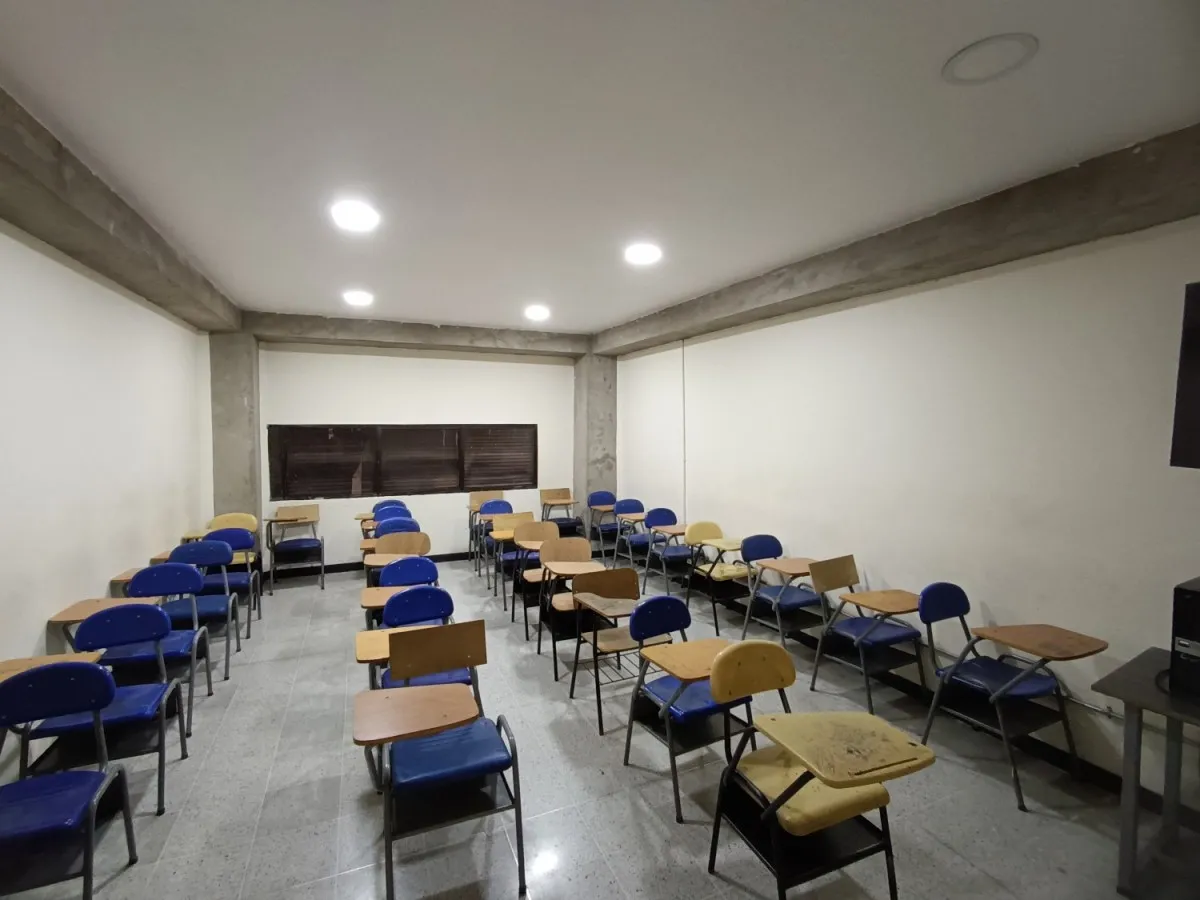 Edificio en venta en Prado, Medellín, 3300 m² · foto 12 de 24
