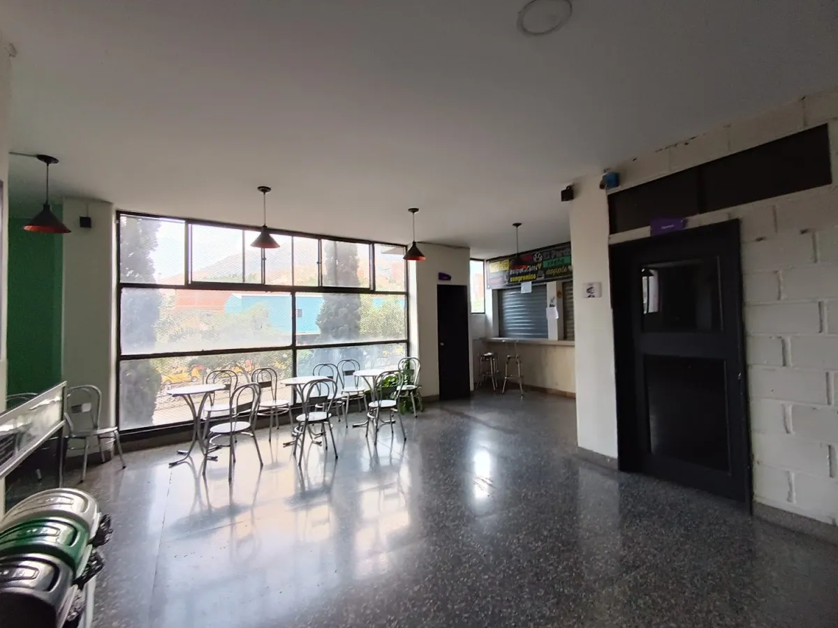Edificio en venta en Prado, Medellín, 3300 m² · foto 22 de 24