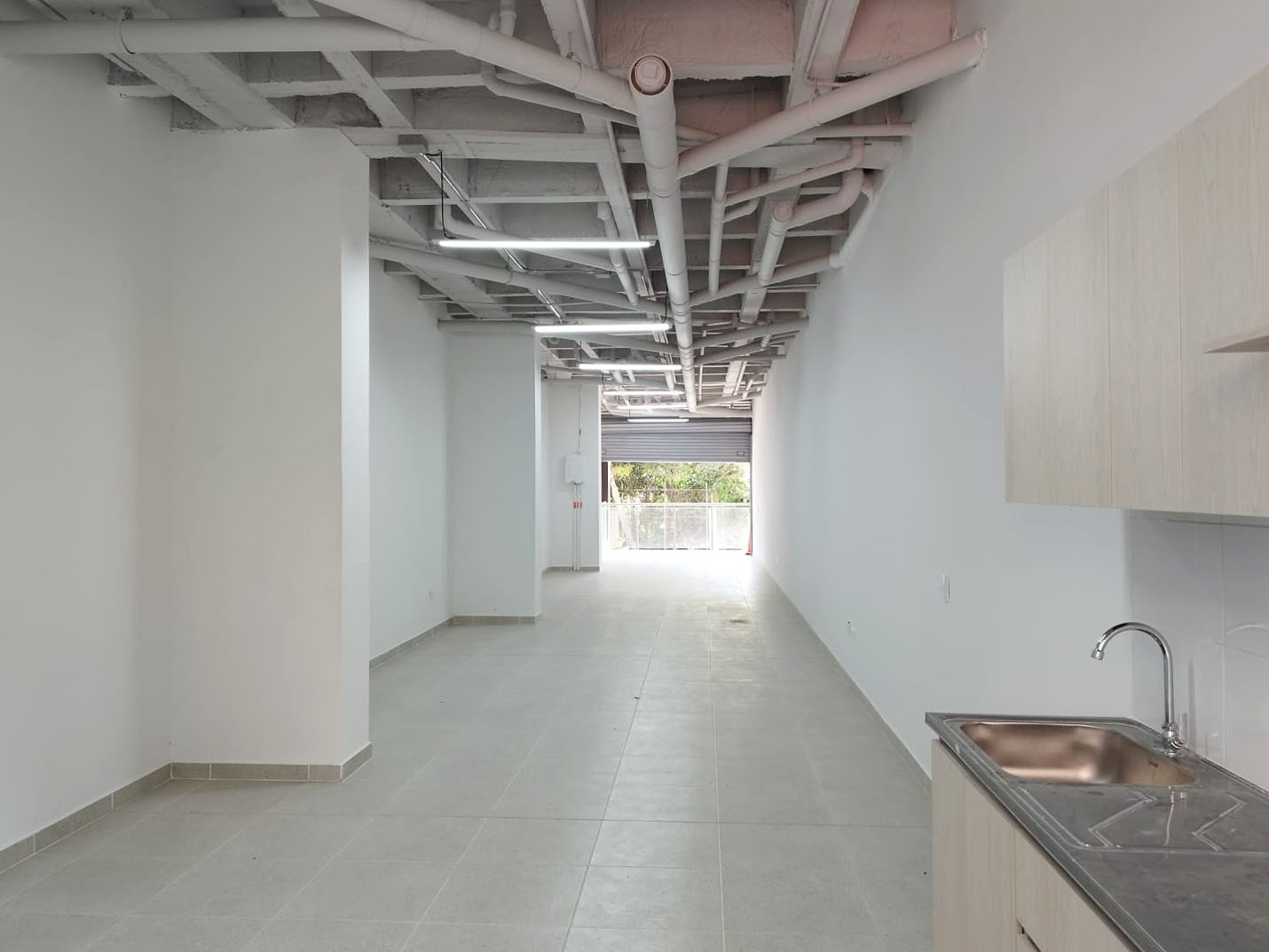 Local en venta en Las Lomitas, Sabaneta, 110 m² · foto 2 de 14