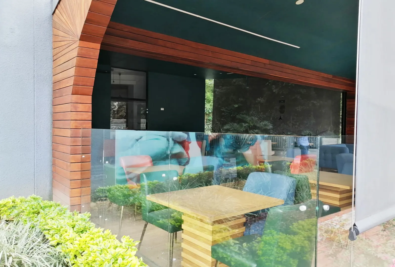 Local en arriendo en El Tesoro, Medellín, 110 m² · foto 6 de 6