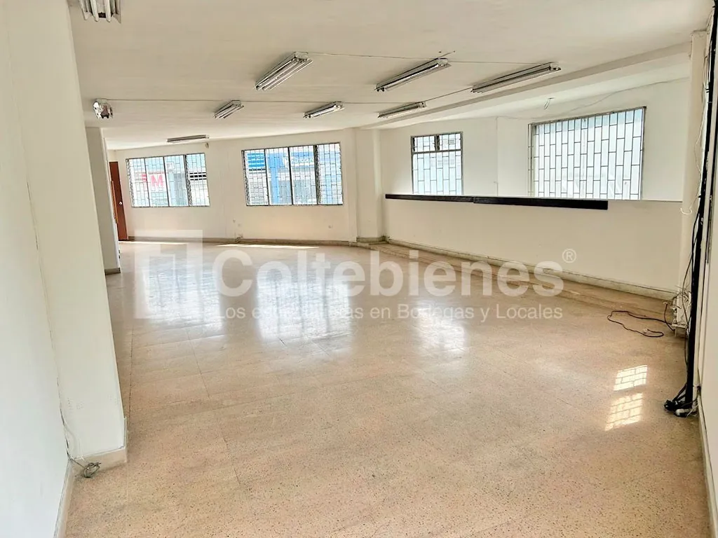 Edificio en arriendo en Laureles, Medellín, 392 m² · foto 11 de 13