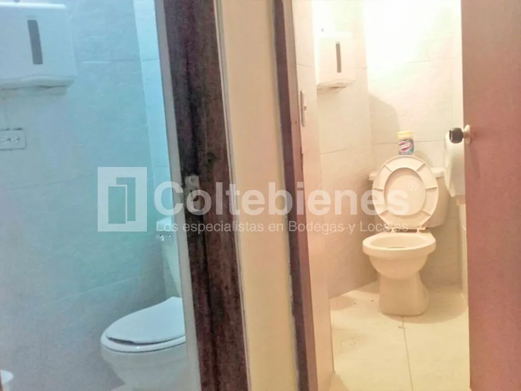 Edificio en arriendo en Laureles, Medellín, 392 m² · foto 3 de 13