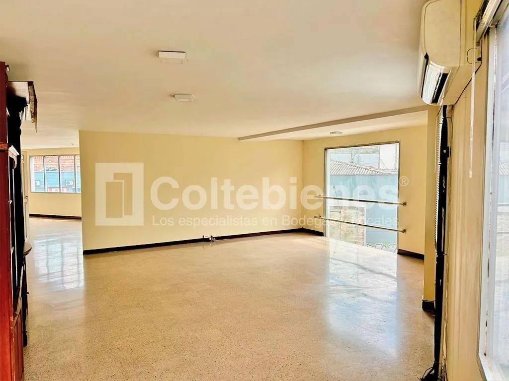 Edificio en arriendo en Laureles, Medellín, 392 m² · foto 6 de 13