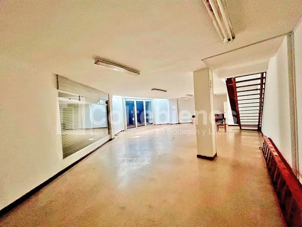 Edificio en arriendo en Laureles, Medellín, 392 m² · foto 8 de 13