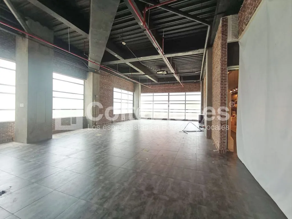Local en venta en Vegas Del Poblado, Medellín, 139 m² · foto 2 de 15