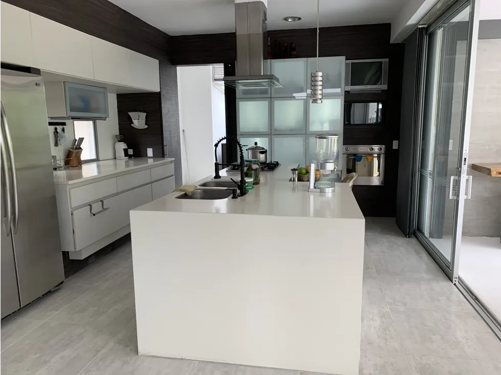 Casa de 4 alcobas en venta en Armenia · foto 2 de 24
