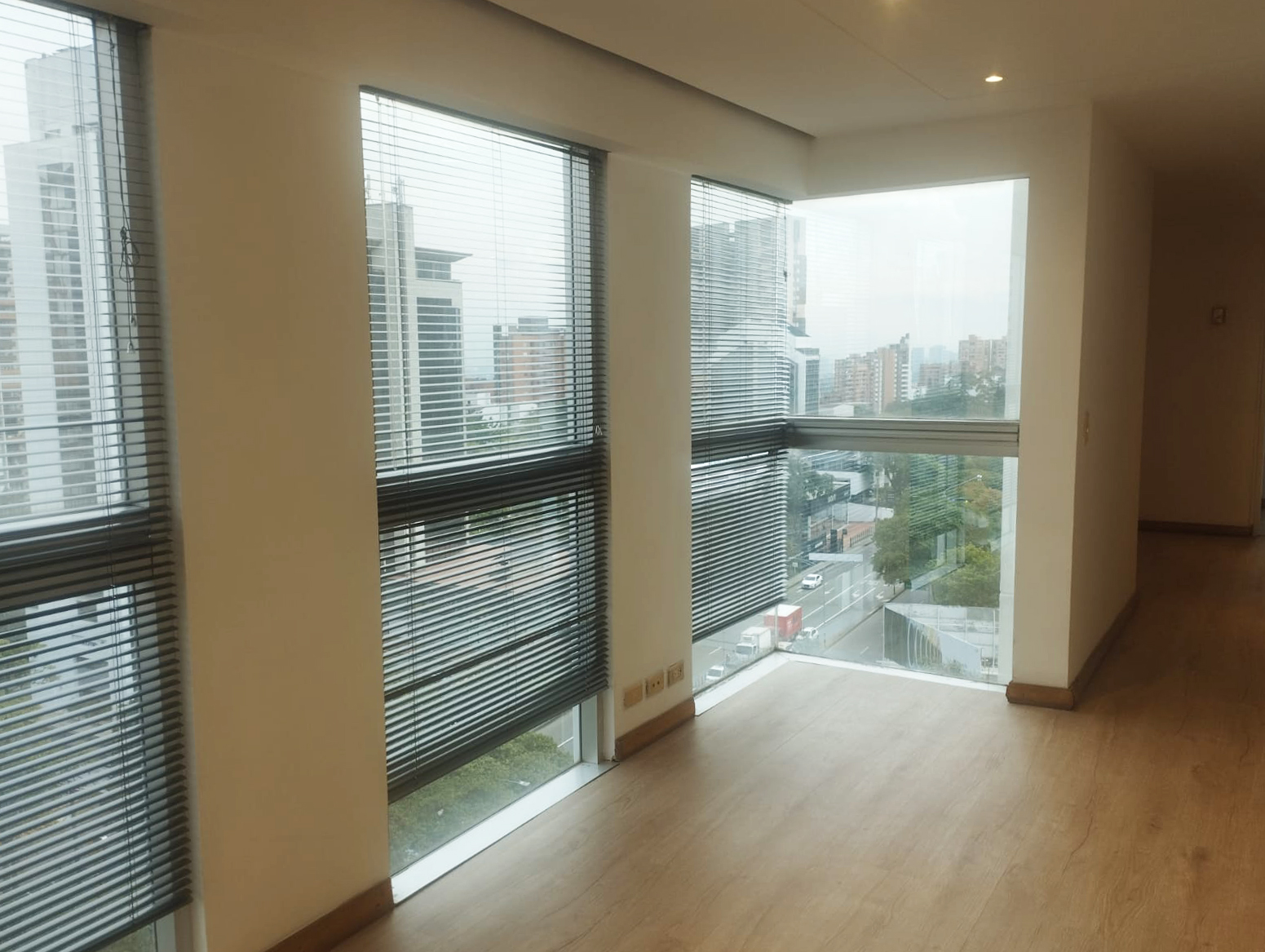 Oficina en arriendo en El Diamante No.2, Medellín, 42 m² · foto 15 de 15