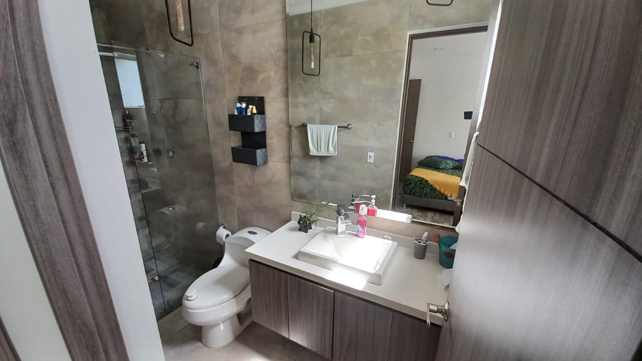 Casa de 5 alcobas en venta en Vía El Caimo, Armenia, 300 m² · foto 16 de 21