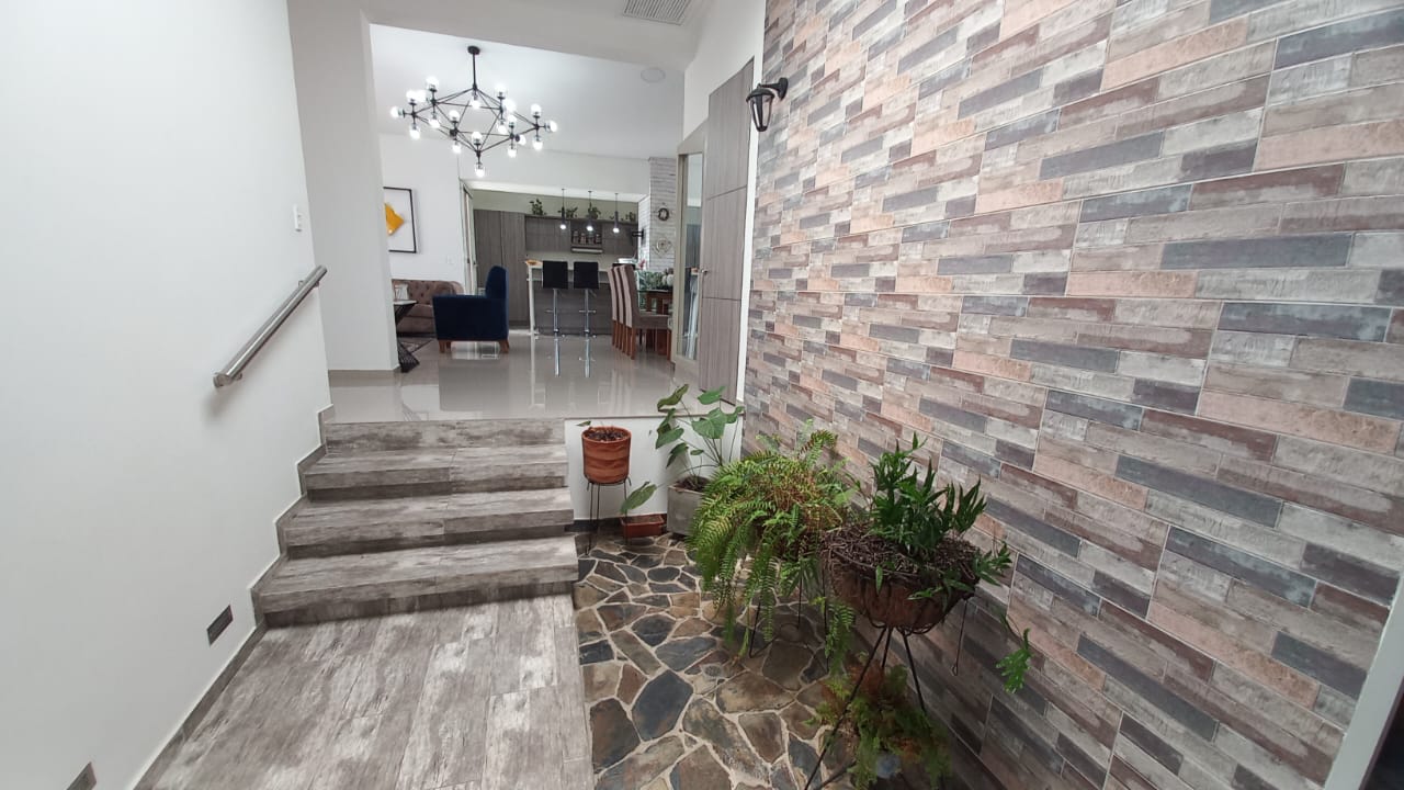 Casa de 5 alcobas en venta en Vía El Caimo, Armenia, 300 m² · foto 8 de 21