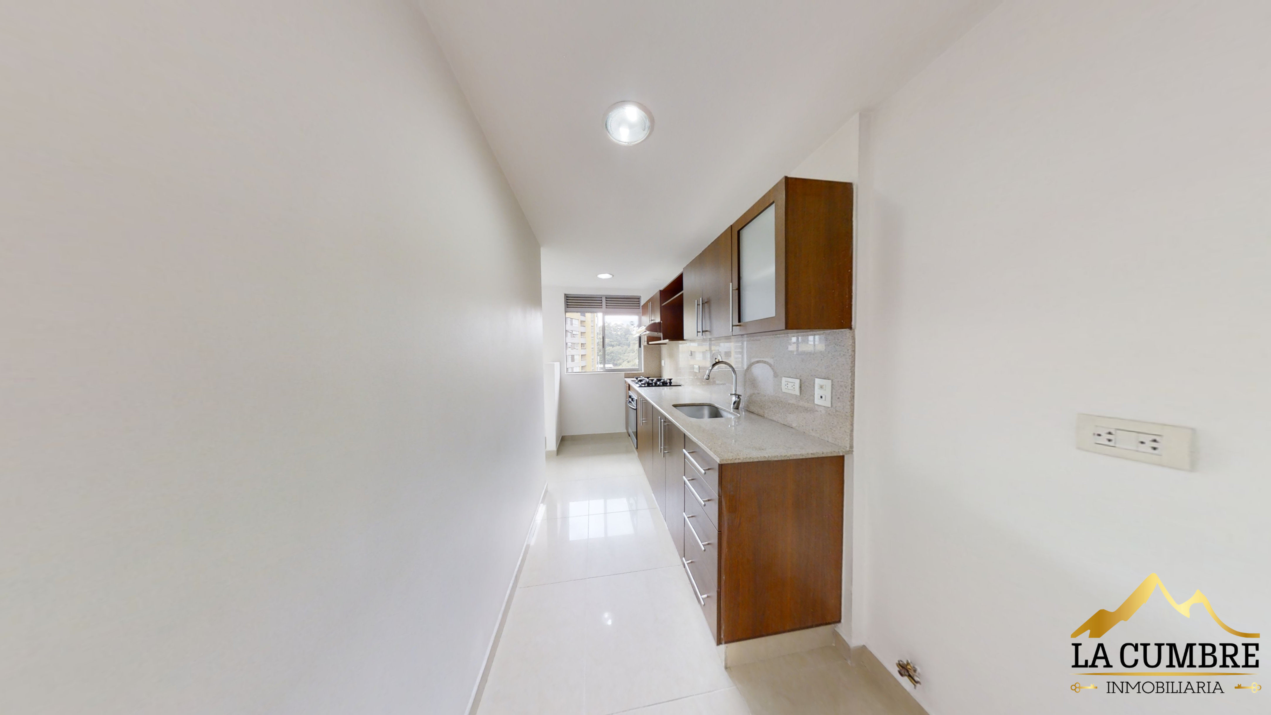 Apartamento de 3 alcobas en arriendo en Castropol, Medellín, 130 m² · foto 3 de 9