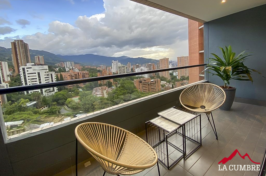 Apartamento en arriendo en Loma De Los Gonzalez, Medellín · foto 2 de 8