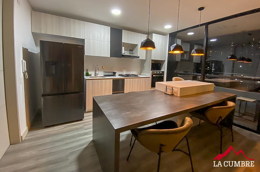 Apartamento en arriendo en Loma De Los Gonzalez, Medellín · foto 3 de 8