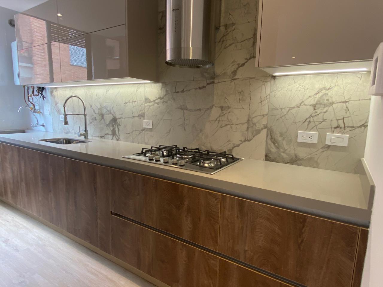 Apartamento de 3 alcobas en venta en Santa Barbara Occidental, Bogotá, 114 m² · foto 9 de 24