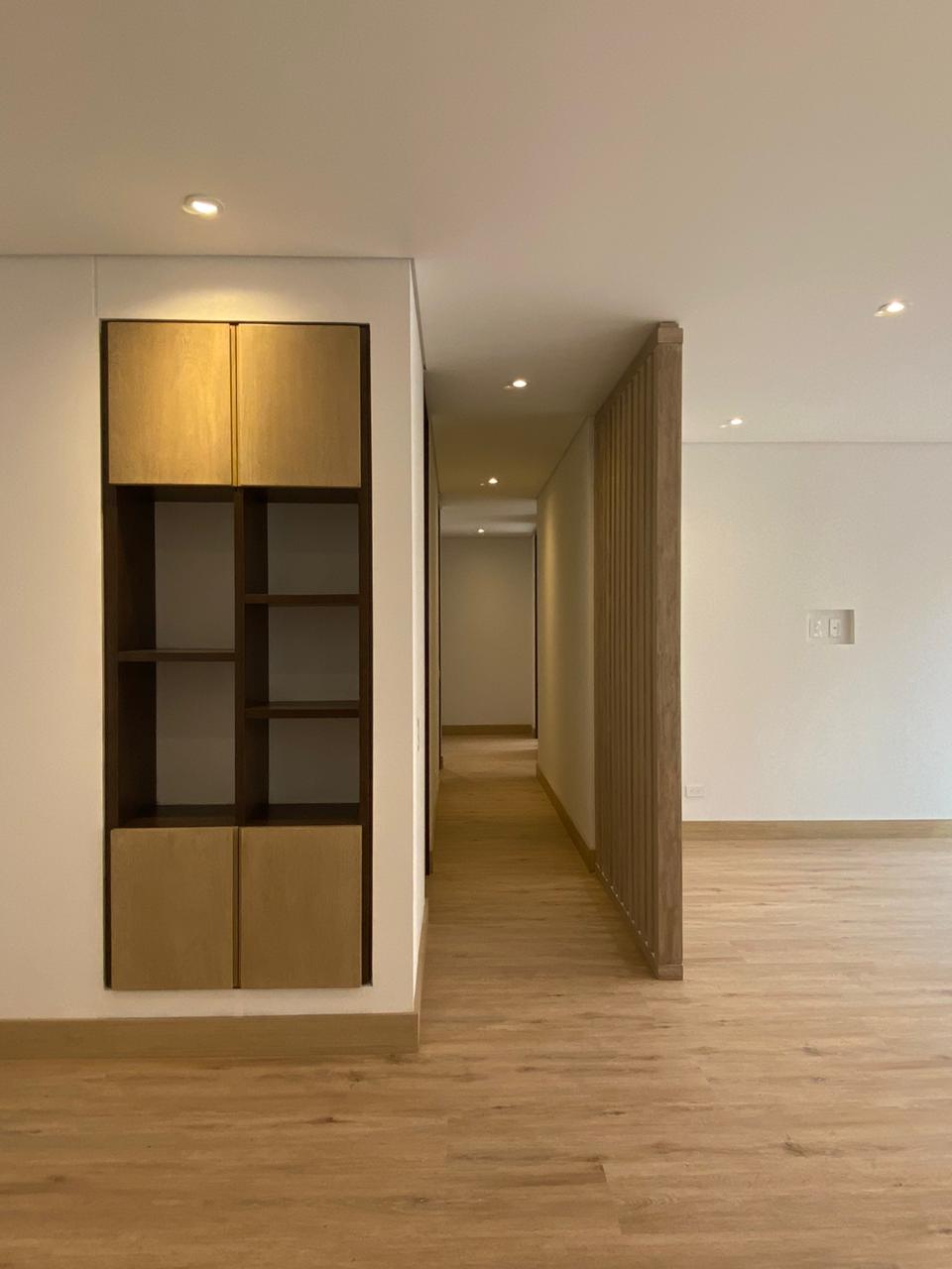 Apartamento de 3 alcobas en venta en Santa Barbara Occidental, Bogotá, 114 m² · foto 13 de 24