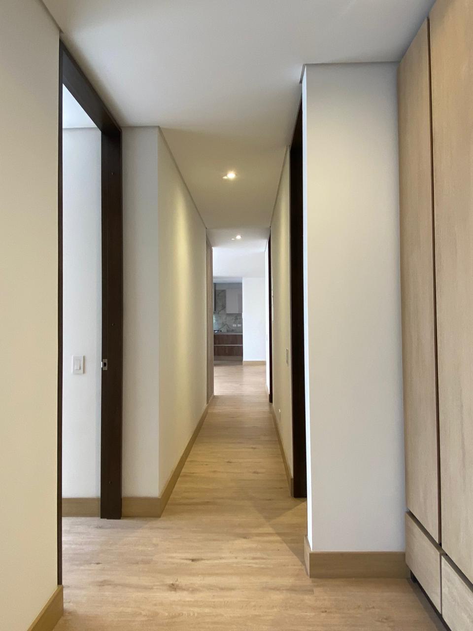 Apartamento de 3 alcobas en venta en Santa Barbara Occidental, Bogotá, 114 m² · foto 14 de 24