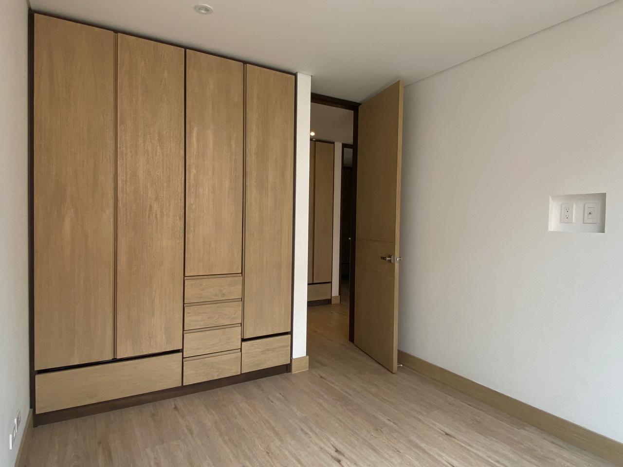 Apartamento de 3 alcobas en venta en Santa Barbara Occidental, Bogotá, 114 m² · foto 15 de 24