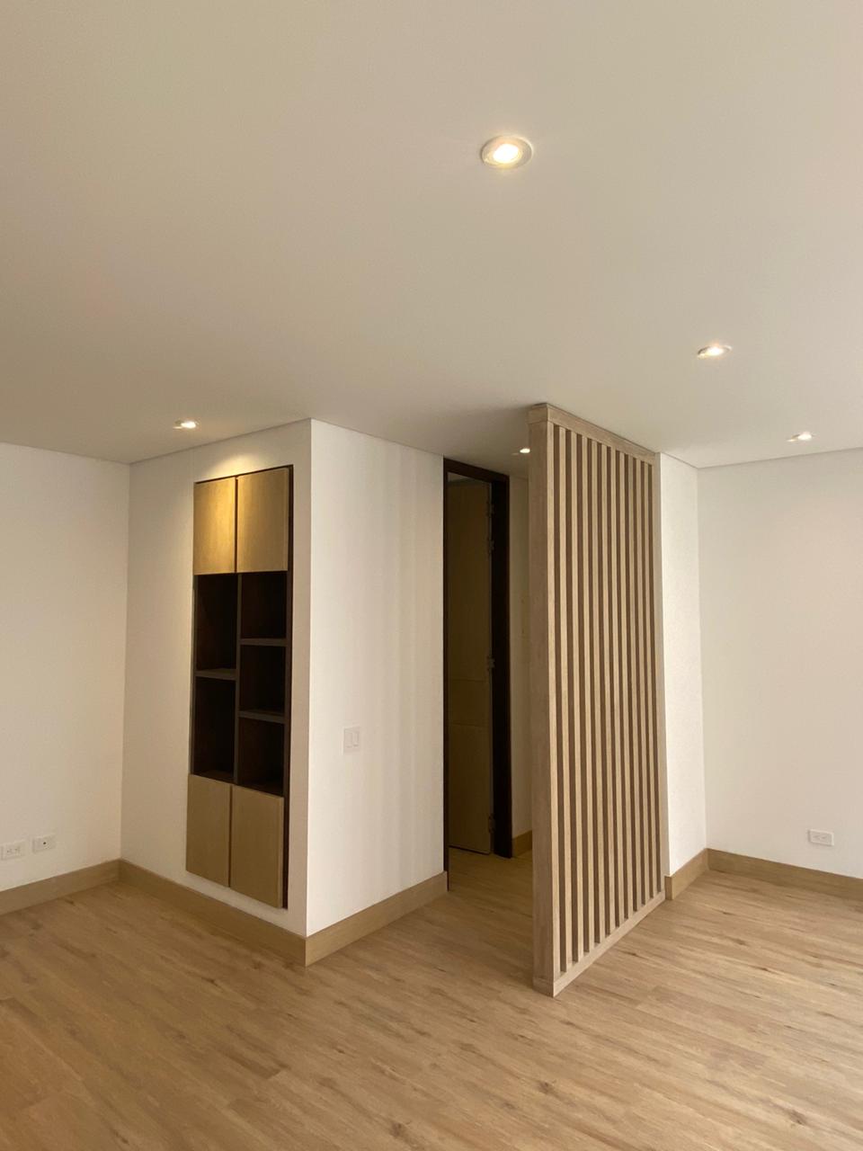 Apartamento de 3 alcobas en venta en Santa Barbara Occidental, Bogotá, 114 m² · foto 7 de 24