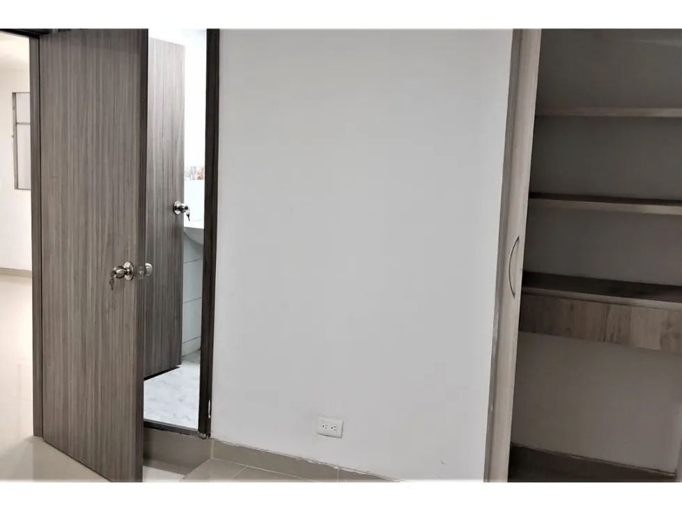 Apartamento de 5 alcobas en venta en Calasanz, Medellín, 185 m² · foto 16 de 22