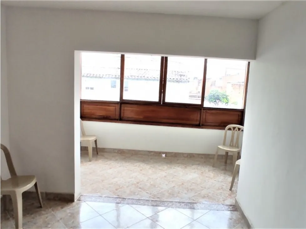 Apartamento de 5 alcobas en venta en Calasanz, Medellín, 185 m² · foto 3 de 22