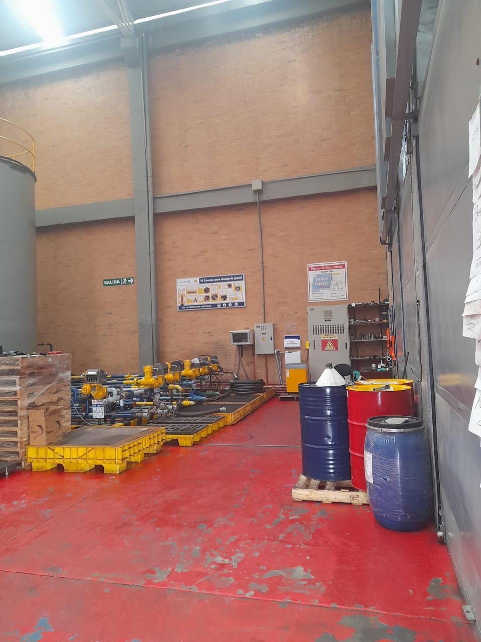 Bodega en arriendo en Parque Industrial San Jorge, Madrid, 3978 m² · foto 5 de 9